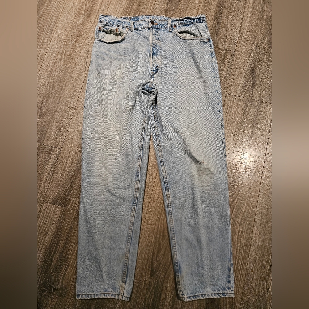 Levi’s 550 Relaxed Fit Tapered Leg Distressed Classic Jeans 38×32